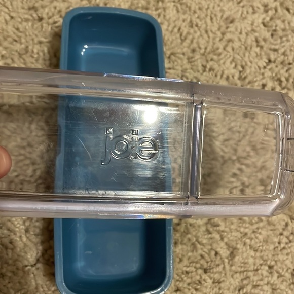 Joie blue and white divided snack container - Picture 6 of 6